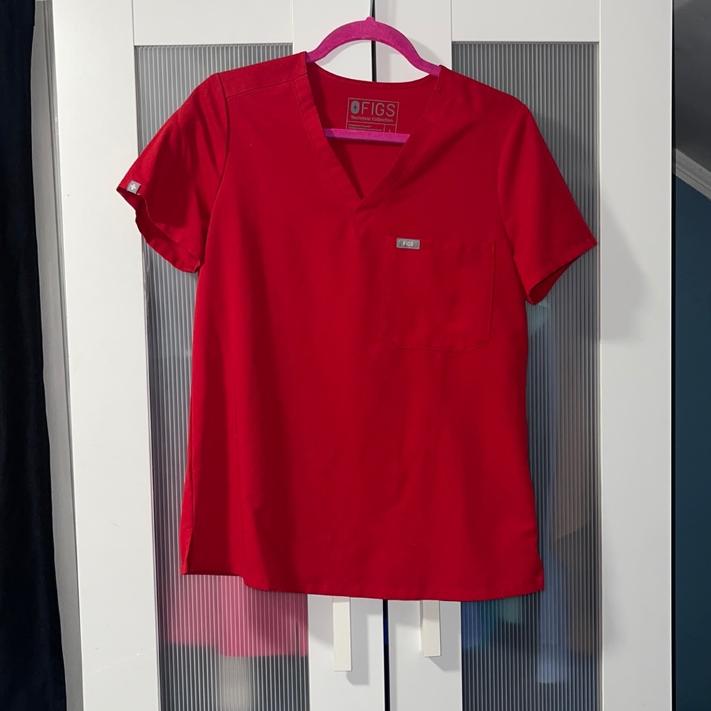 Figs scrub set, straight leg pants and one pocket scrub top